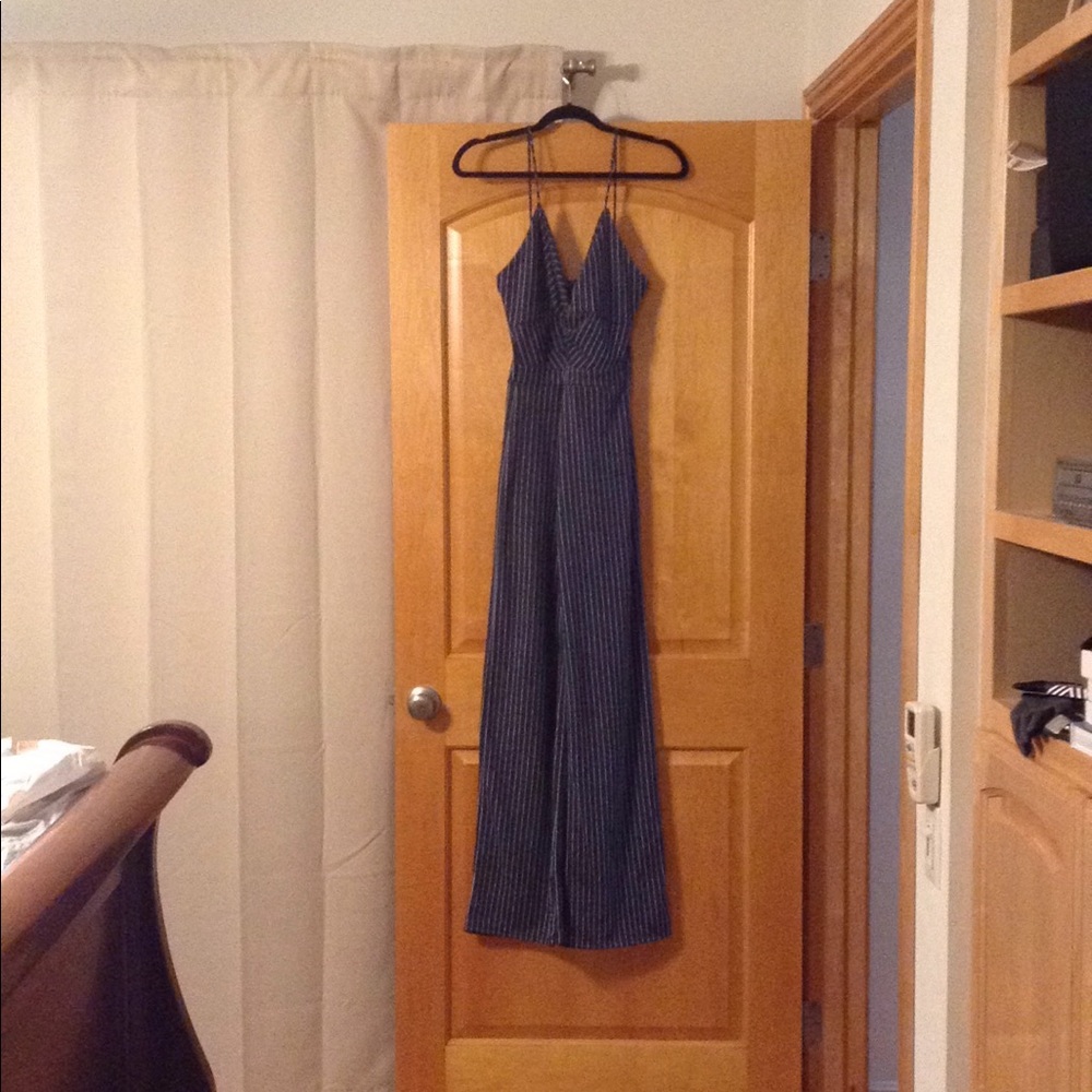 Fashion Nova New Never worn Navy jumpsuit